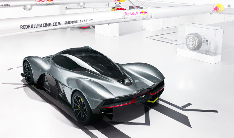 Illustration for article titled El nuevo Aston Martin AM-RB 001 es una bestia de 12 cilindros que parece del futuro